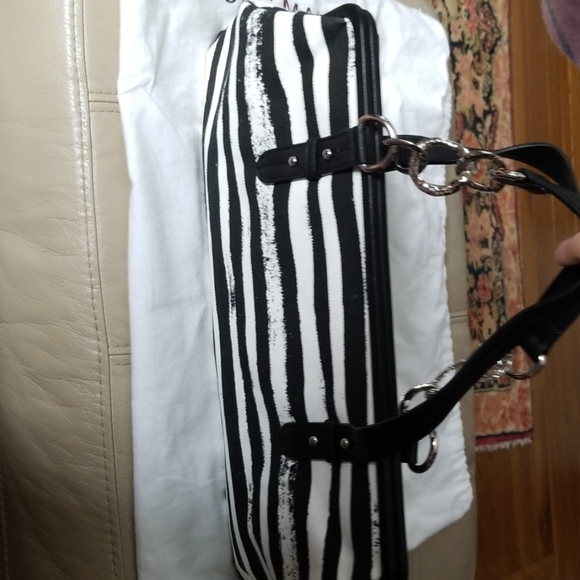 NWT BCBGMaxazria black and white stripe canvas bag - Picture 3 of 8